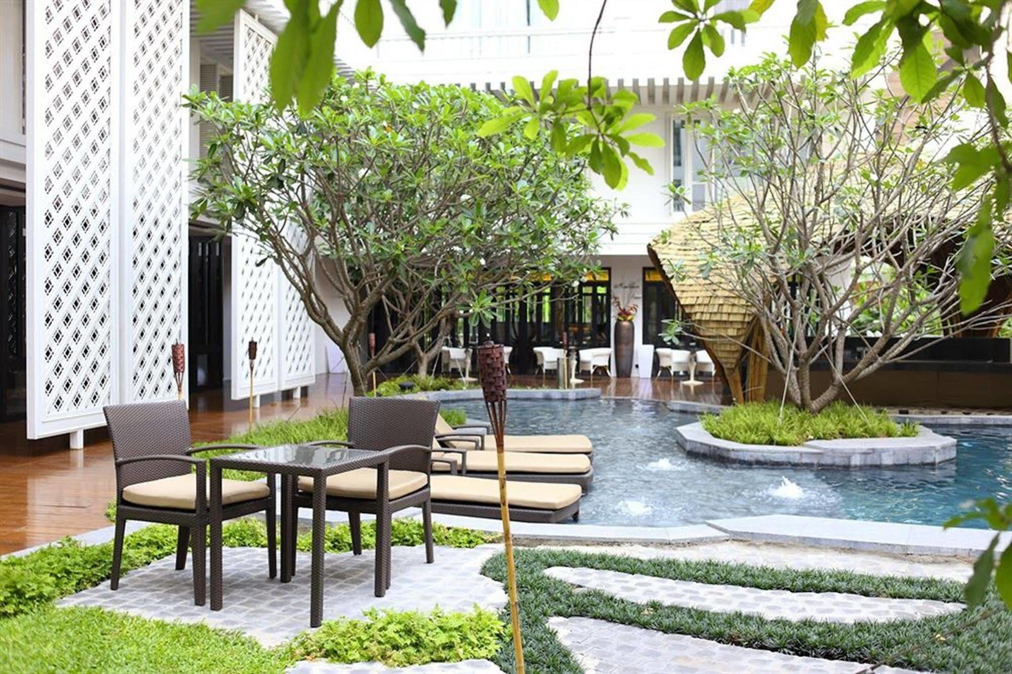 โรงแรมหัวช้างเฮอริเทจ 4*